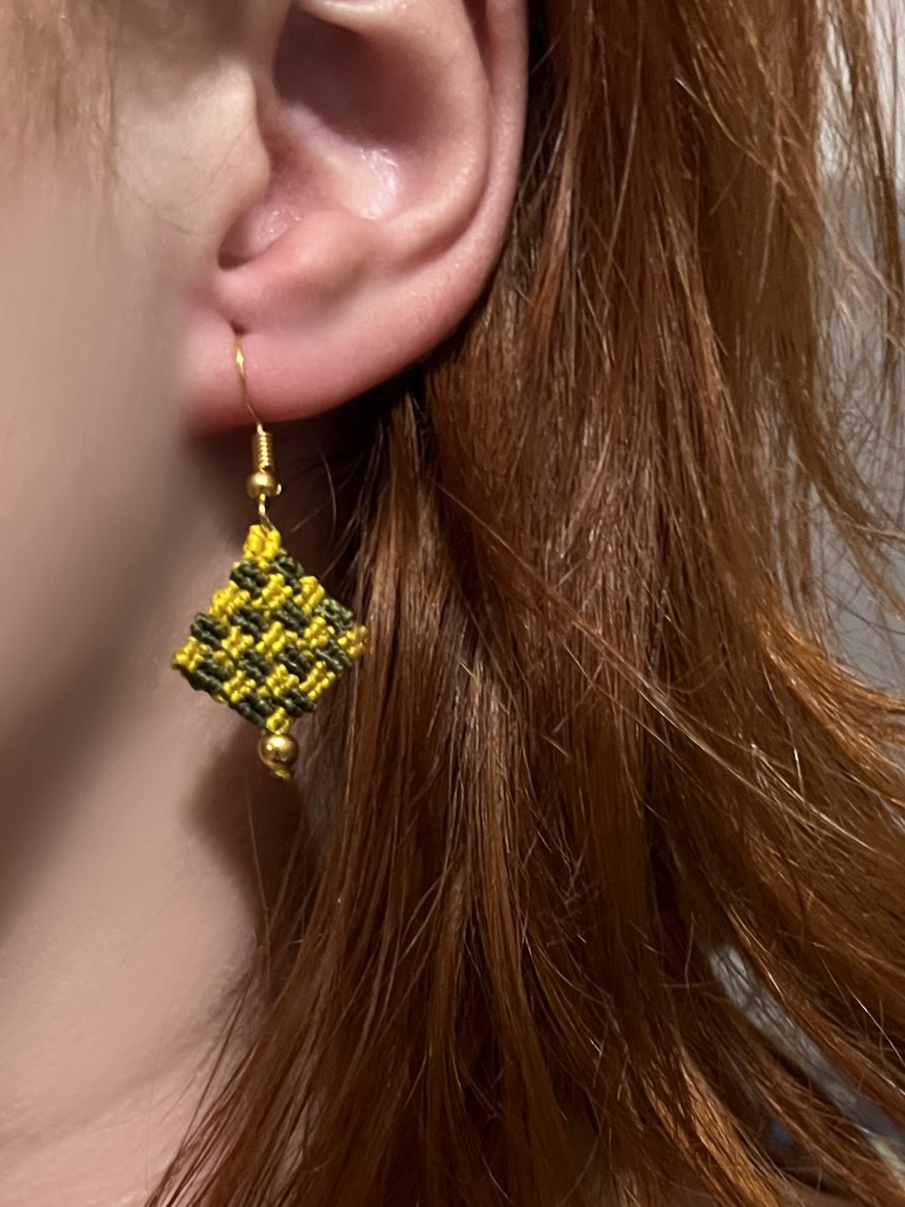 Macramé náušnice “Solara” – žlutozelené