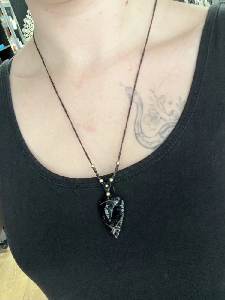 ✦ Přívěsek s obsidiánovým hrotem
