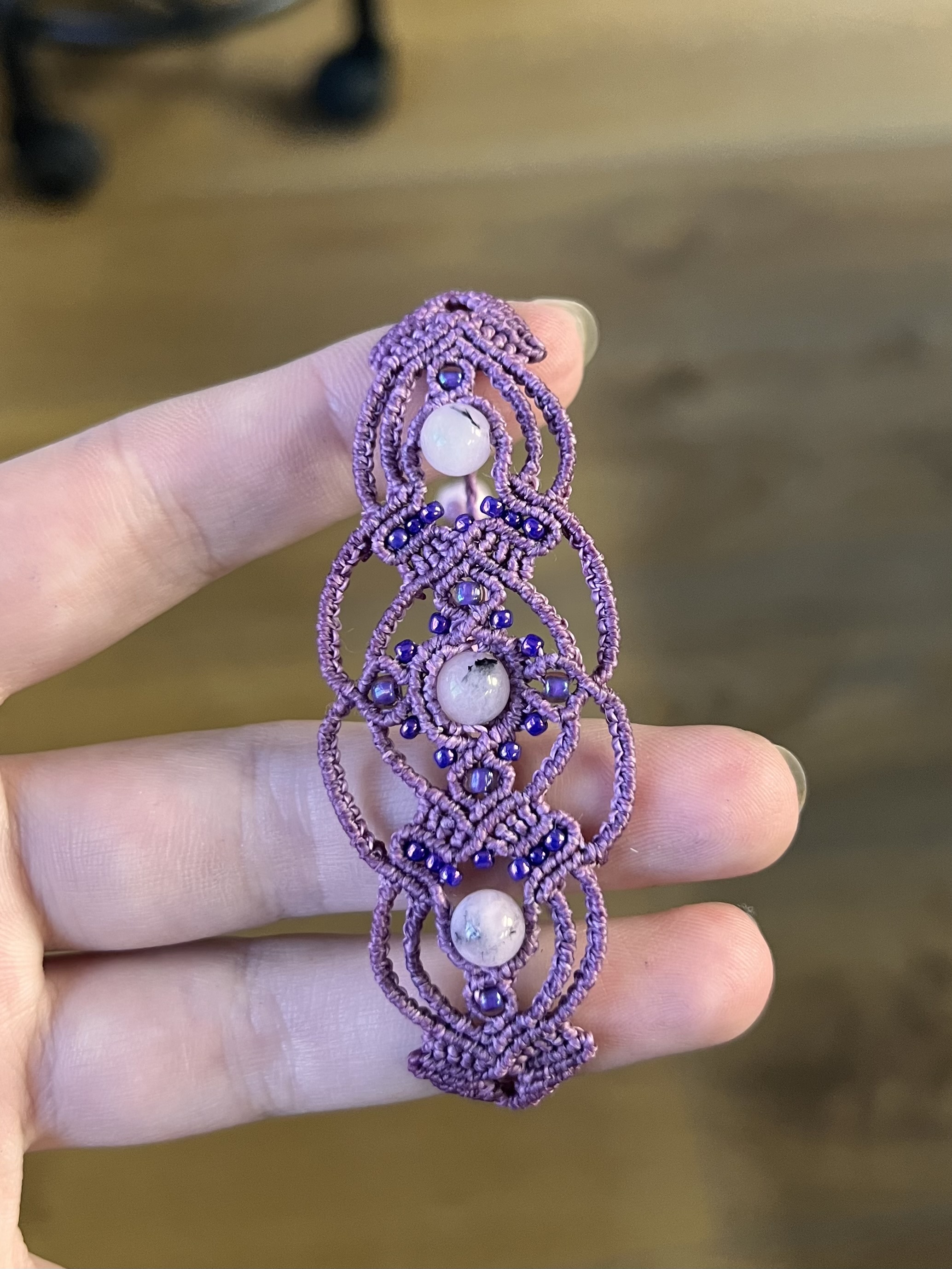 Macramé náramek s třešňovým jaspisem 💗