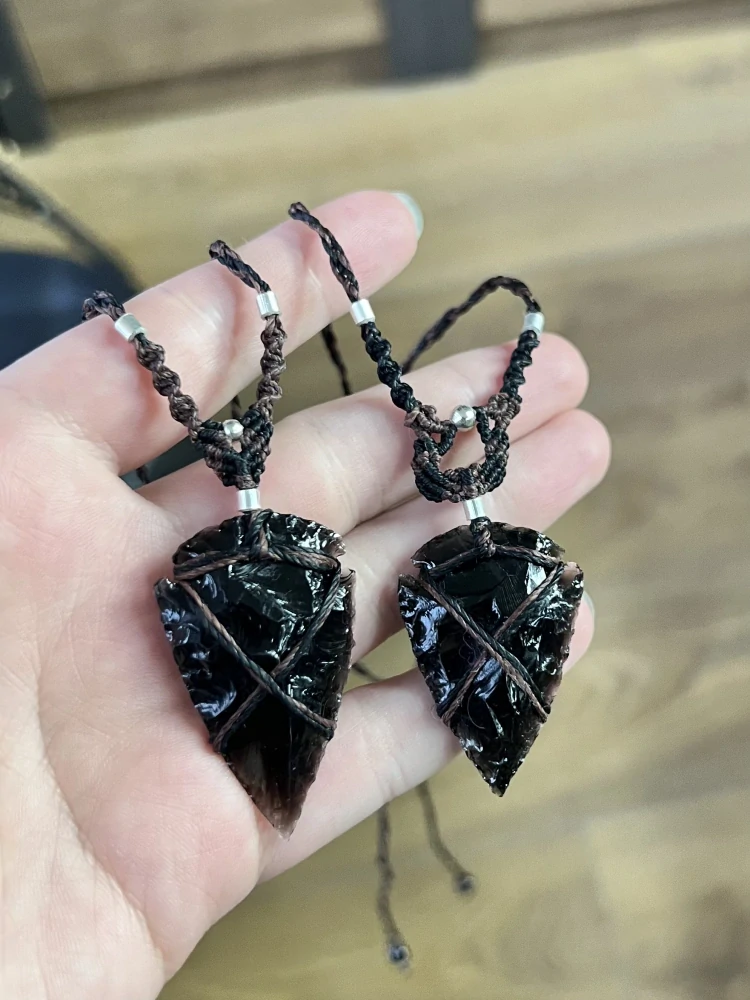 ✦ Přívěsek s obsidiánovým hrotem