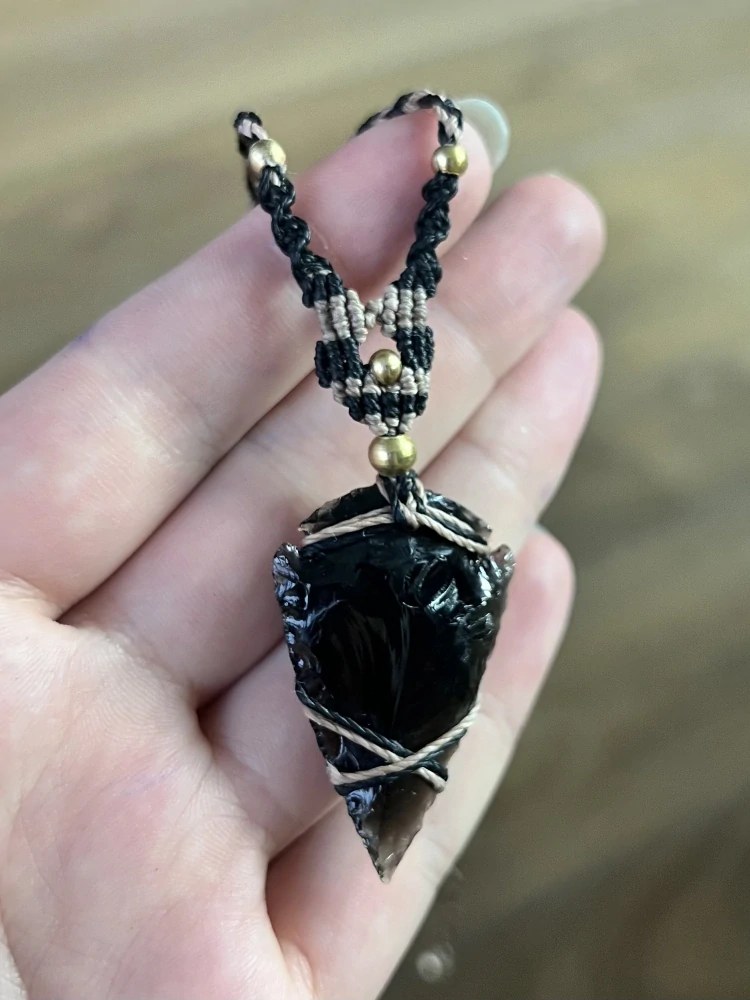 ✦ Přívěsek s obsidiánovým hrotem